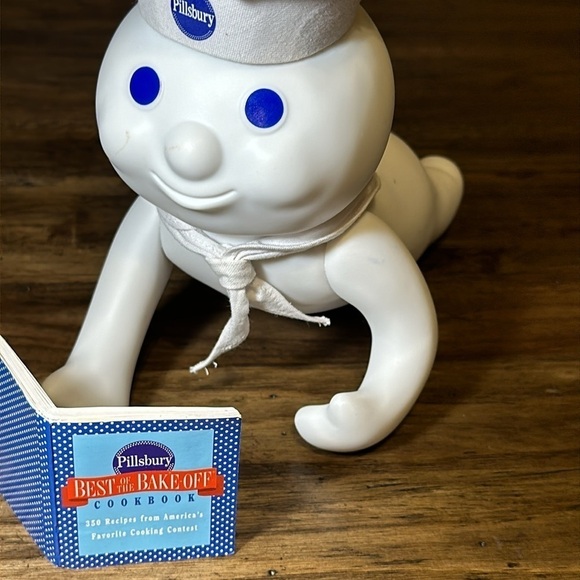 VTG The Pillsbury Company Pillsbury Doughboy Ceramic Adjustable HatArms Cookbook - Picture 6 of 16
